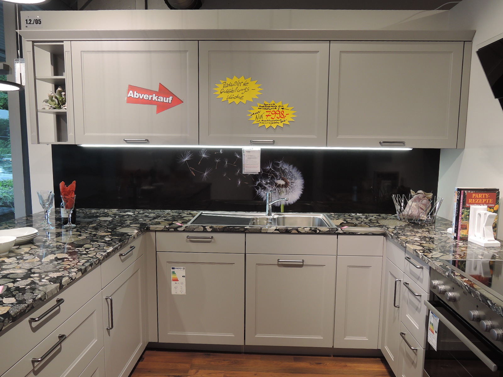 Blick auf die Innenseite der U-Küche 