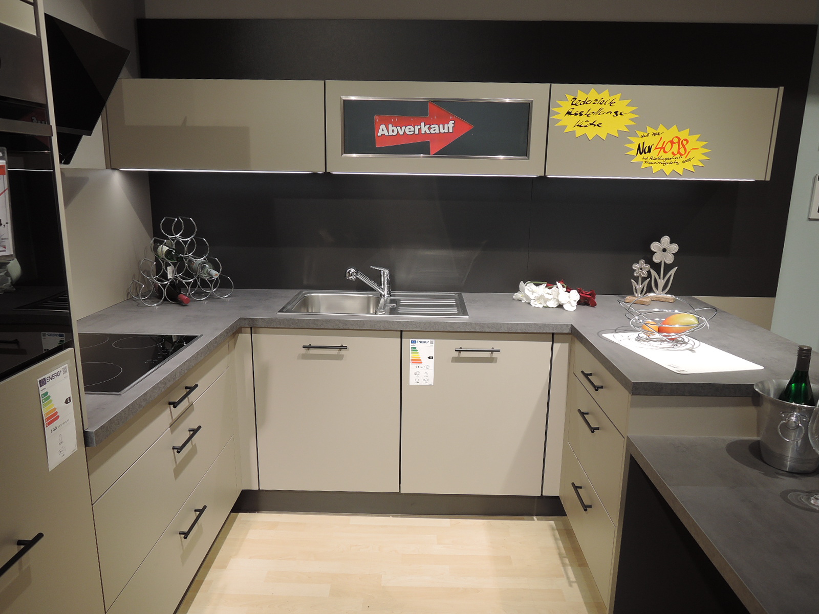 Blick in die U-Küche IP 1200 der Marke Impuls