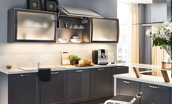 Küchenschränke mit integrierter Beleuchtung für die ideale Übersicht